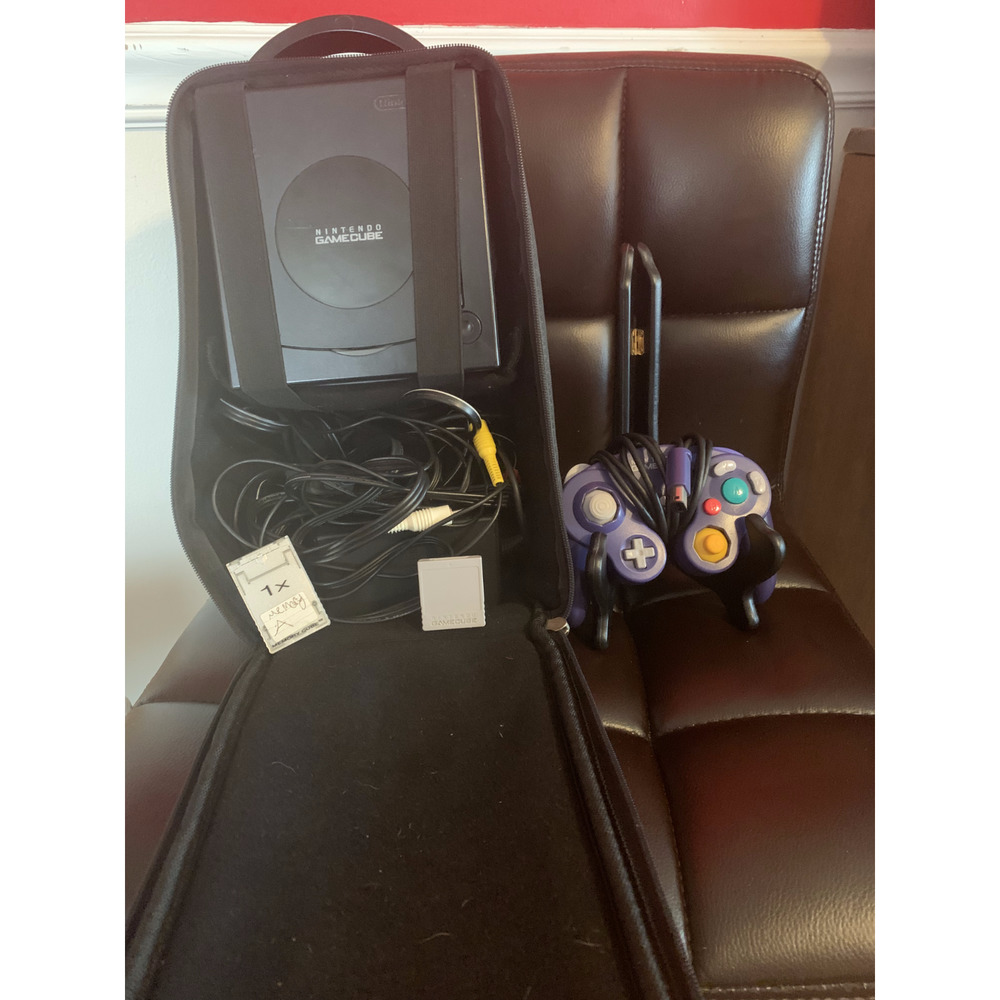 Black DOL-001 GameCube w/ OEM carrying case, controller & memory cards